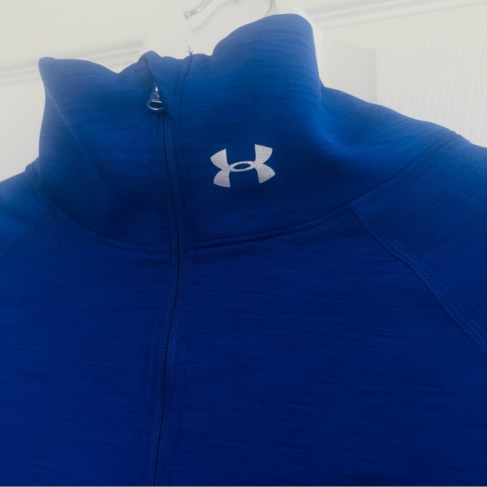 UNDER ARMOUR long sleeve active wear women’s, breathable